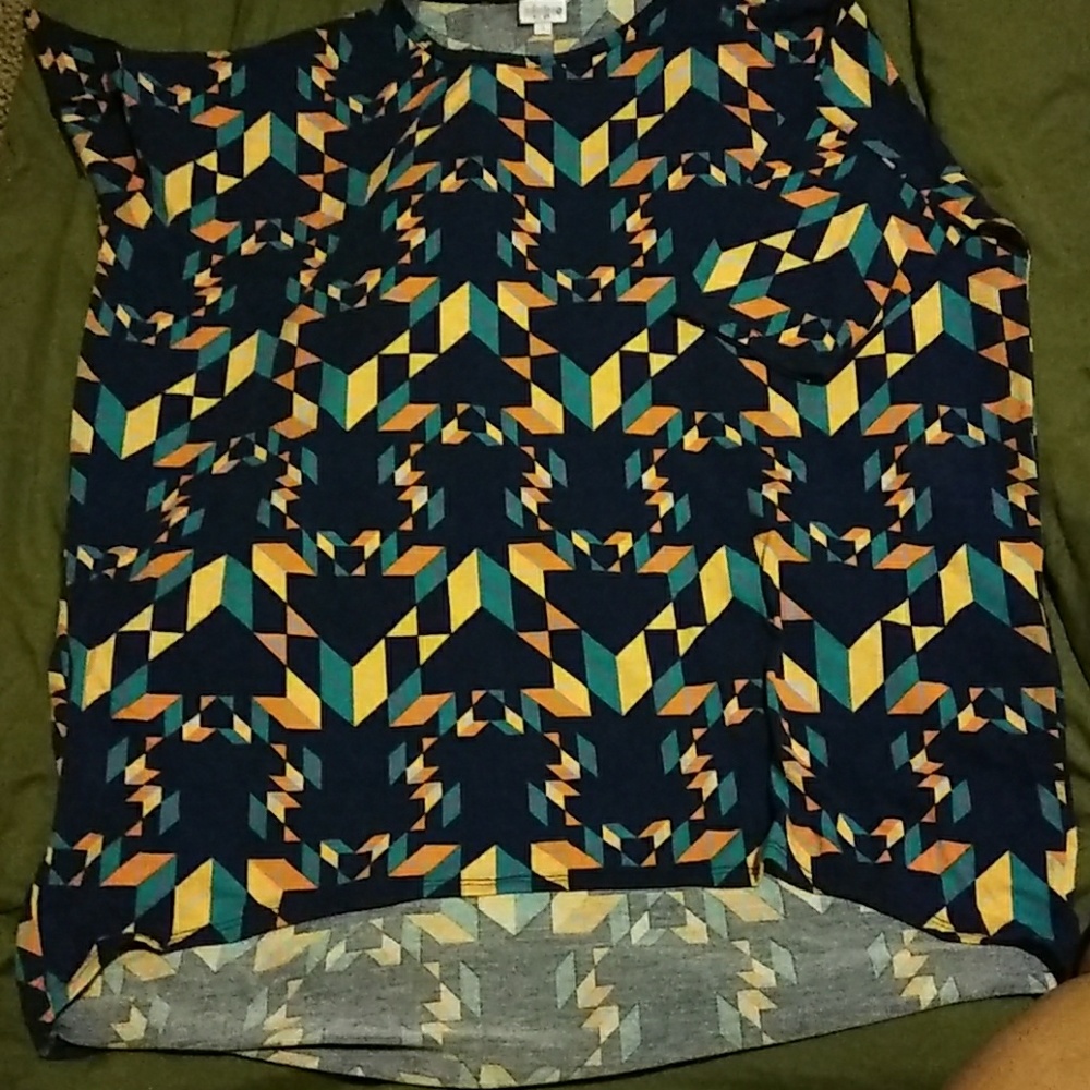 XL lularoe shirt